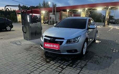 Chevrolet Cruze II, 2010 год, 700 000 рублей, 1 фотография