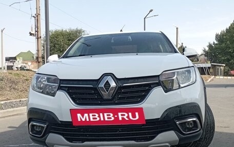 Renault Logan II, 2019 год, 1 100 000 рублей, 2 фотография