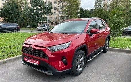 Toyota RAV4, 2021 год, 4 350 000 рублей, 2 фотография