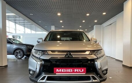 Mitsubishi Outlander III рестайлинг 3, 2020 год, 2 775 000 рублей, 8 фотография