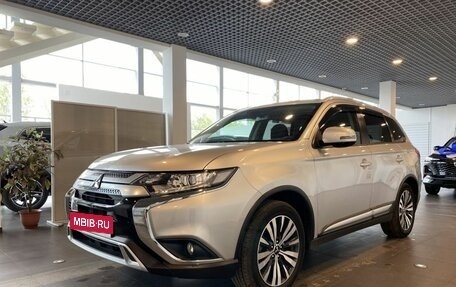 Mitsubishi Outlander III рестайлинг 3, 2020 год, 2 775 000 рублей, 7 фотография