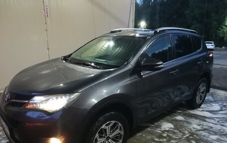 Toyota RAV4, 2013 год, 1 950 000 рублей, 2 фотография