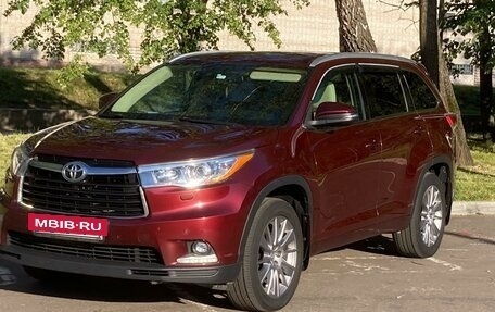 Toyota Highlander III, 2014 год, 3 150 000 рублей, 2 фотография