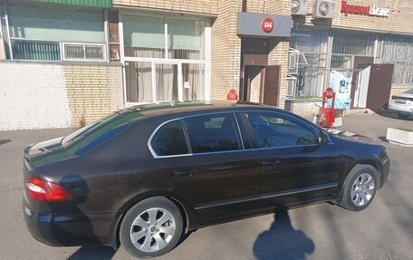 Skoda Superb III рестайлинг, 2012 год, 1 170 000 рублей, 2 фотография