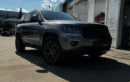 Jeep Grand Cherokee, 2012 год, 2 250 000 рублей, 2 фотография