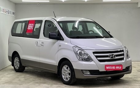 Hyundai H-1 II рестайлинг, 2012 год, 1 799 000 рублей, 3 фотография