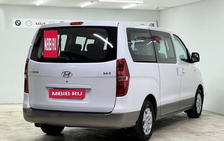 Hyundai H-1 II рестайлинг, 2012 год, 1 799 000 рублей, 2 фотография