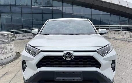 Toyota RAV4, 2021 год, 2 498 000 рублей, 2 фотография