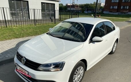 Volkswagen Jetta VI, 2018 год, 1 620 000 рублей, 2 фотография