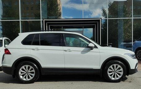 Volkswagen Tiguan II, 2021 год, 3 749 000 рублей, 3 фотография