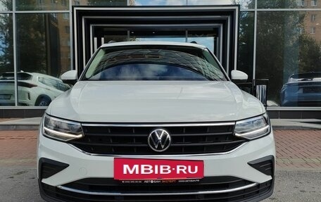 Volkswagen Tiguan II, 2021 год, 3 749 000 рублей, 1 фотография