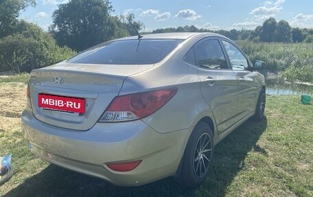 Hyundai Solaris II рестайлинг, 2012 год, 900 000 рублей, 4 фотография