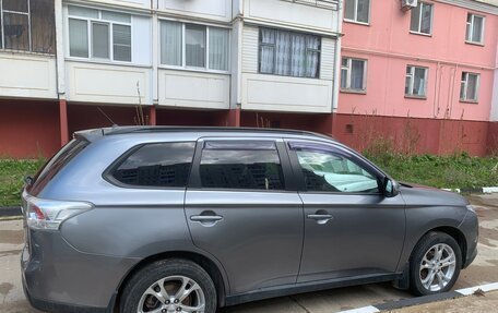 Mitsubishi Outlander III рестайлинг 3, 2012 год, 1 700 000 рублей, 2 фотография