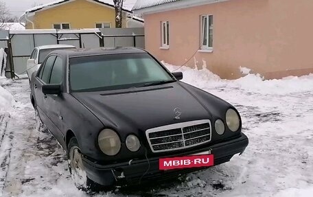 Mercedes-Benz E-Класс, 1996 год, 260 000 рублей, 3 фотография