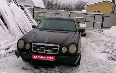 Mercedes-Benz E-Класс, 1996 год, 260 000 рублей, 2 фотография