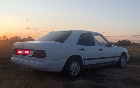 Mercedes-Benz W124, 1990 год, 390 000 рублей, 4 фотография