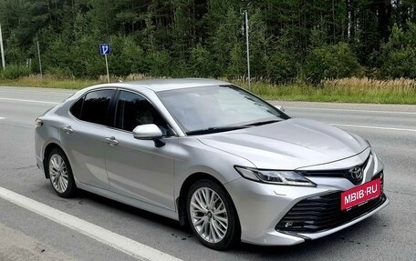 Toyota Camry, 2020 год, 3 300 000 рублей, 3 фотография