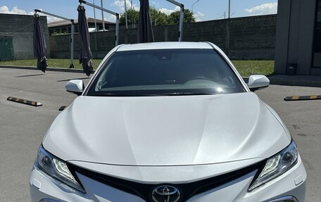 Toyota Camry, 2021 год, 4 300 000 рублей, 1 фотография