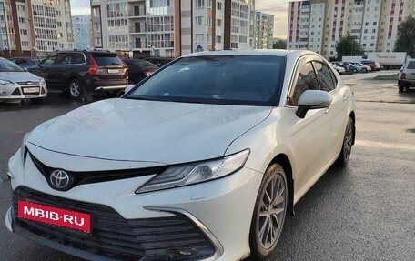 Toyota Camry, 2021 год, 4 000 000 рублей, 4 фотография