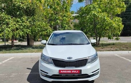 KIA Rio III рестайлинг, 2015 год, 935 000 рублей, 2 фотография