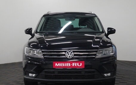 Volkswagen Tiguan II, 2018 год, 2 699 000 рублей, 2 фотография