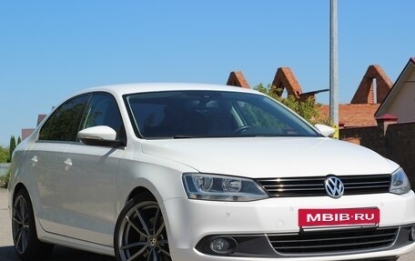 Volkswagen Jetta VI, 2012 год, 1 295 000 рублей, 3 фотография