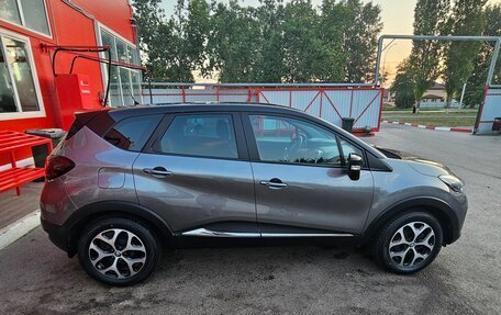 Renault Kaptur I рестайлинг, 2017 год, 1 810 000 рублей, 3 фотография