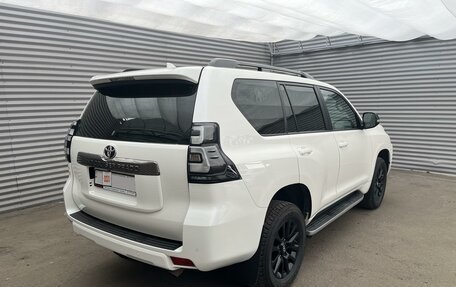 Toyota Land Cruiser Prado 150 рестайлинг 2, 2021 год, 6 975 000 рублей, 2 фотография