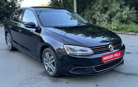 Volkswagen Jetta VI, 2011 год, 800 000 рублей, 3 фотография