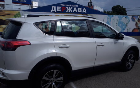 Toyota RAV4, 2018 год, 3 000 000 рублей, 1 фотография