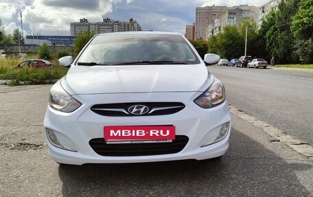 Hyundai Solaris II рестайлинг, 2012 год, 975 000 рублей, 1 фотография