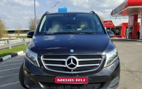 Mercedes-Benz V-Класс, 2015 год, 3 300 000 рублей, 3 фотография