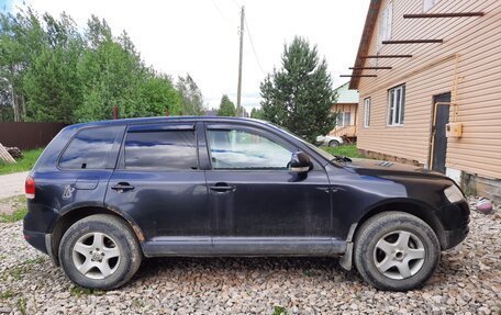 Volkswagen Touareg III, 2003 год, 620 000 рублей, 2 фотография