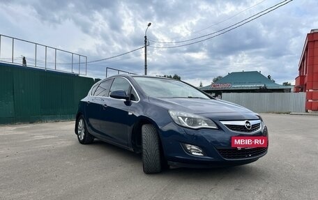 Opel Astra J, 2010 год, 695 000 рублей, 2 фотография