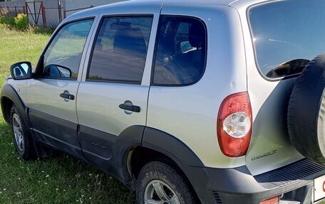 Chevrolet Niva I рестайлинг, 2019 год, 630 000 рублей, 2 фотография