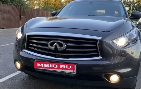 Infiniti QX70, 2013 год, 2 390 000 рублей, 3 фотография