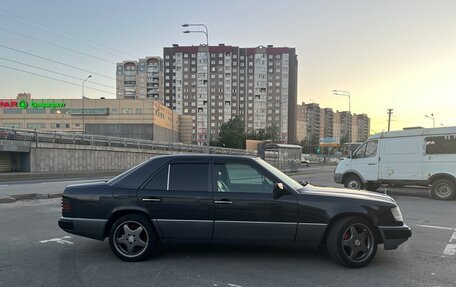 Mercedes-Benz E-Класс, 1993 год, 690 000 рублей, 3 фотография