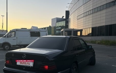 Mercedes-Benz E-Класс, 1993 год, 690 000 рублей, 5 фотография