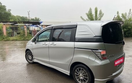 Honda Freed I, 2012 год, 1 070 000 рублей, 3 фотография