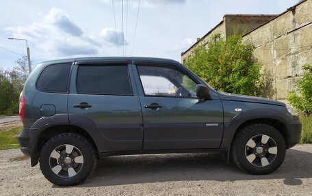 Chevrolet Niva I рестайлинг, 2016 год, 850 000 рублей, 3 фотография