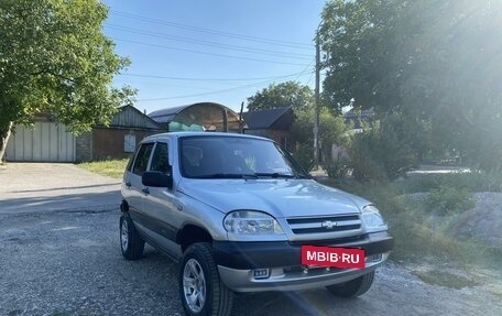 Chevrolet Niva I рестайлинг, 2004 год, 370 000 рублей, 3 фотография