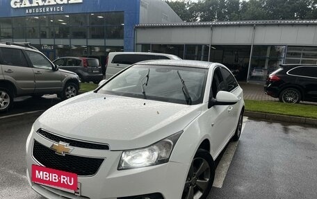 Chevrolet Cruze II, 2010 год, 670 000 рублей, 2 фотография