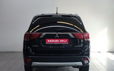 Mitsubishi Outlander III рестайлинг 3, 2015 год, 2 130 000 рублей, 5 фотография