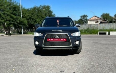 Mitsubishi Outlander III рестайлинг 3, 2010 год, 1 299 990 рублей, 2 фотография