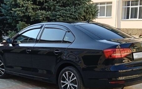 Volkswagen Jetta VI, 2015 год, 1 370 000 рублей, 2 фотография