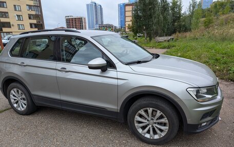 Volkswagen Tiguan II, 2018 год, 2 300 000 рублей, 4 фотография