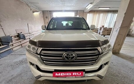 Toyota Land Cruiser 200, 2016 год, 6 497 000 рублей, 2 фотография