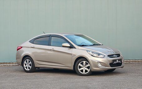 Hyundai Solaris II рестайлинг, 2013 год, 825 000 рублей, 2 фотография