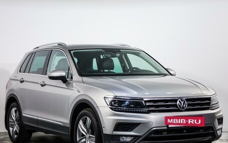 Volkswagen Tiguan II, 2017 год, 3 049 000 рублей, 3 фотография