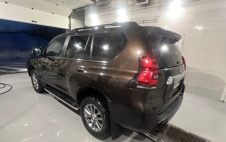 Toyota Land Cruiser Prado 150 рестайлинг 2, 2018 год, 5 600 000 рублей, 8 фотография